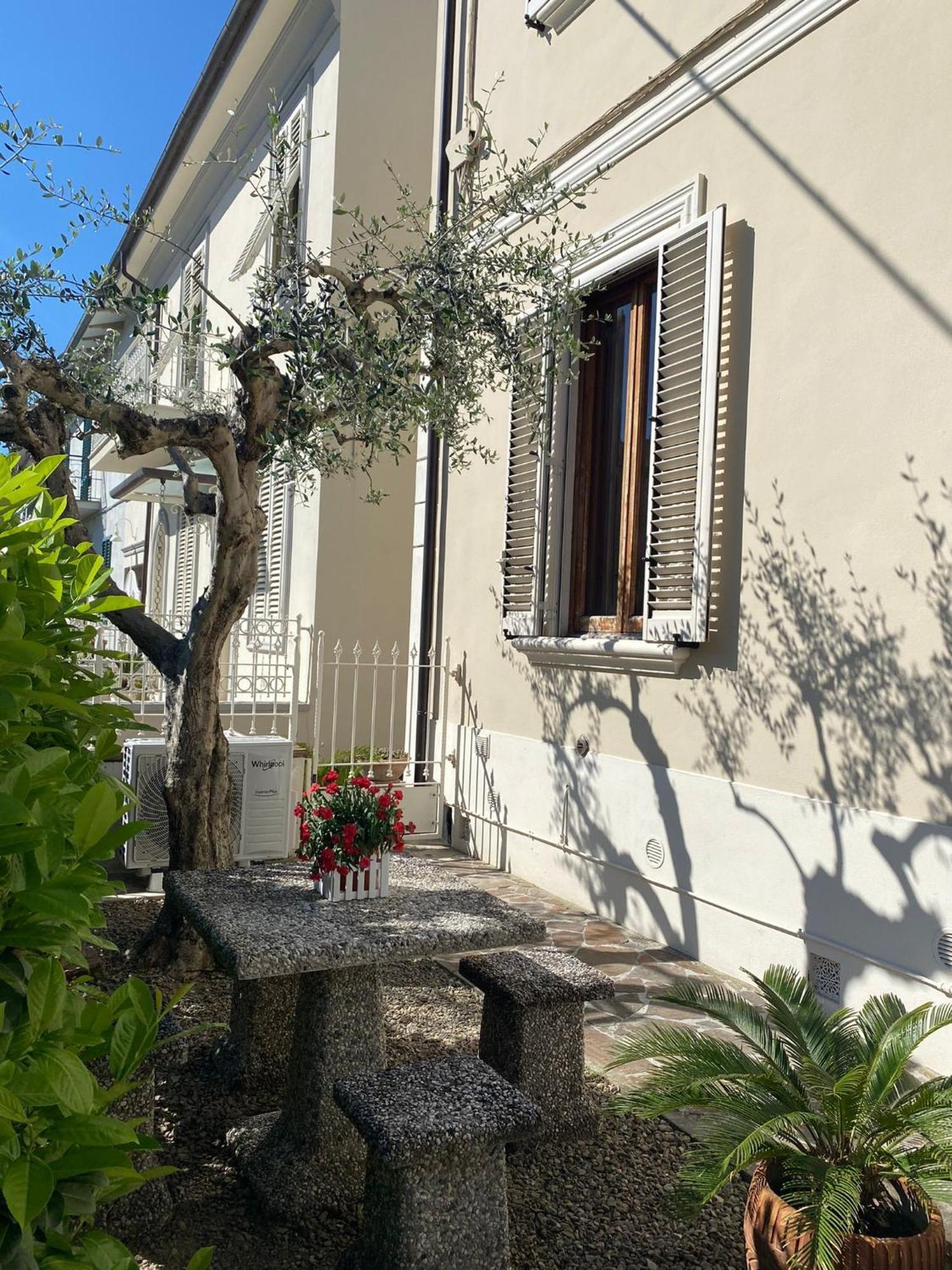 Apartamento La Dimora Dei Conti Empoli Exterior foto
